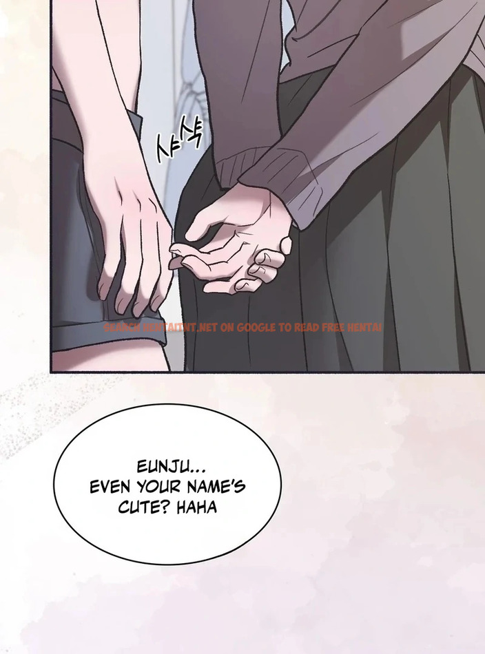 Just Hold My Hand - Chapter 1