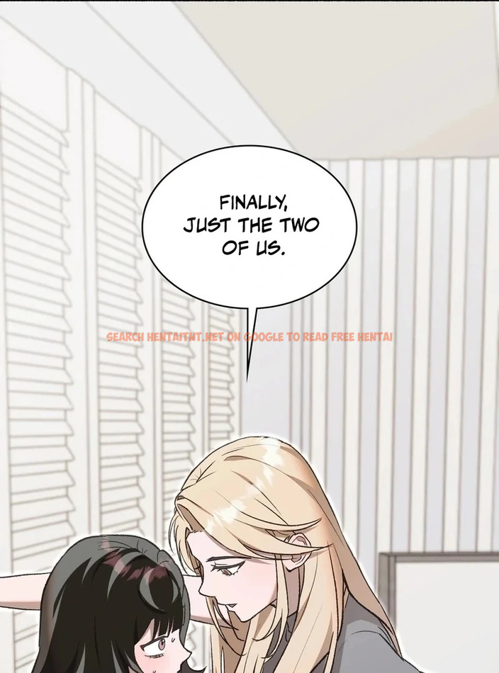 Just Hold My Hand - Chapter 1