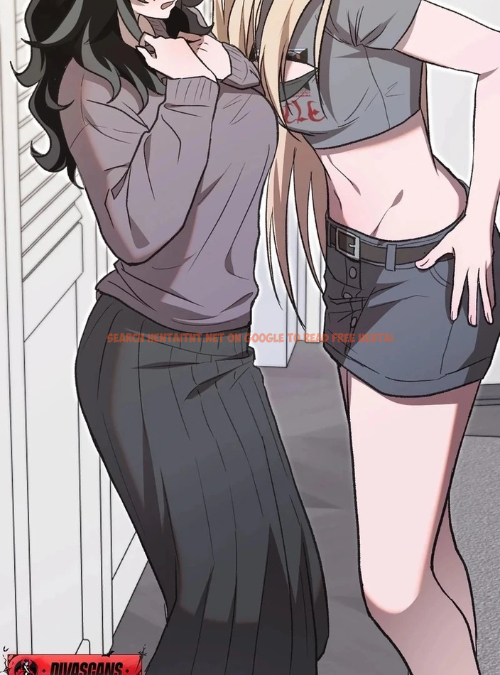 Just Hold My Hand - Chapter 1