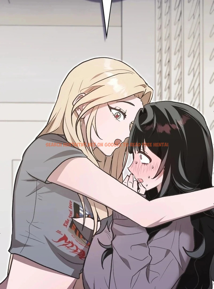 Just Hold My Hand - Chapter 1