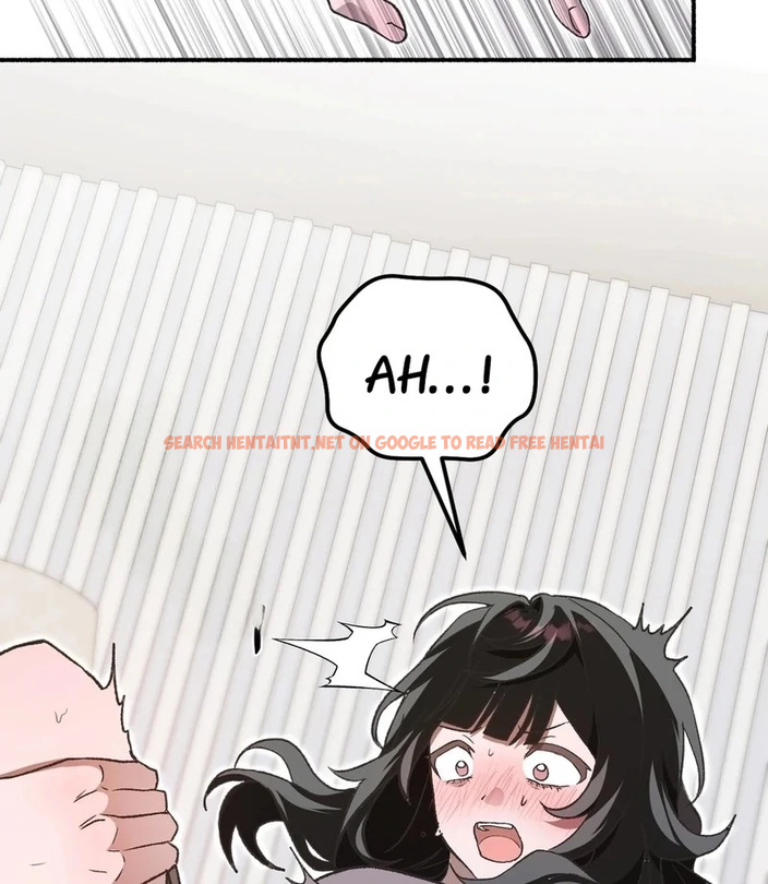 Just Hold My Hand - Chapter 1