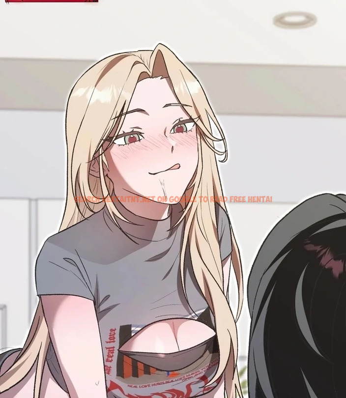 Just Hold My Hand - Chapter 1