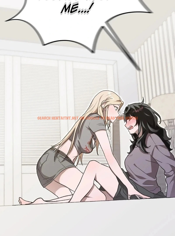 Just Hold My Hand - Chapter 1