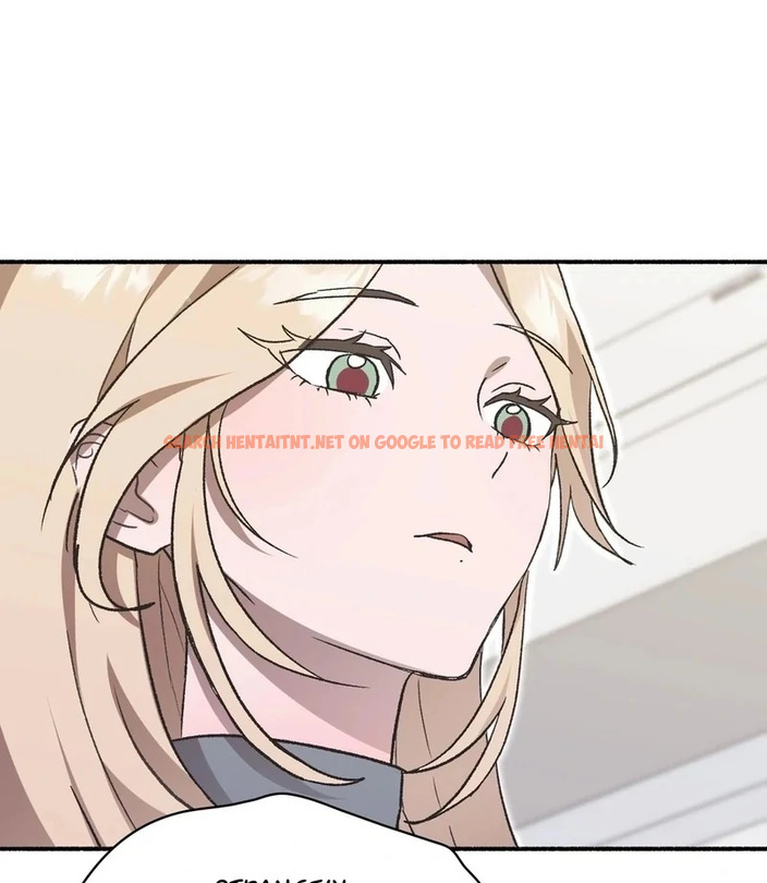 Just Hold My Hand - Chapter 1