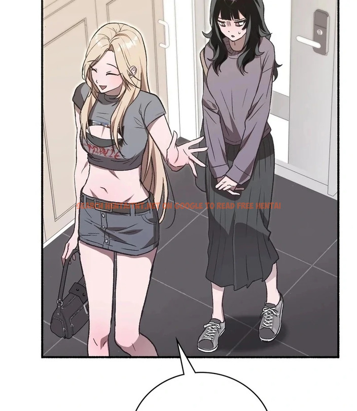Just Hold My Hand - Chapter 1