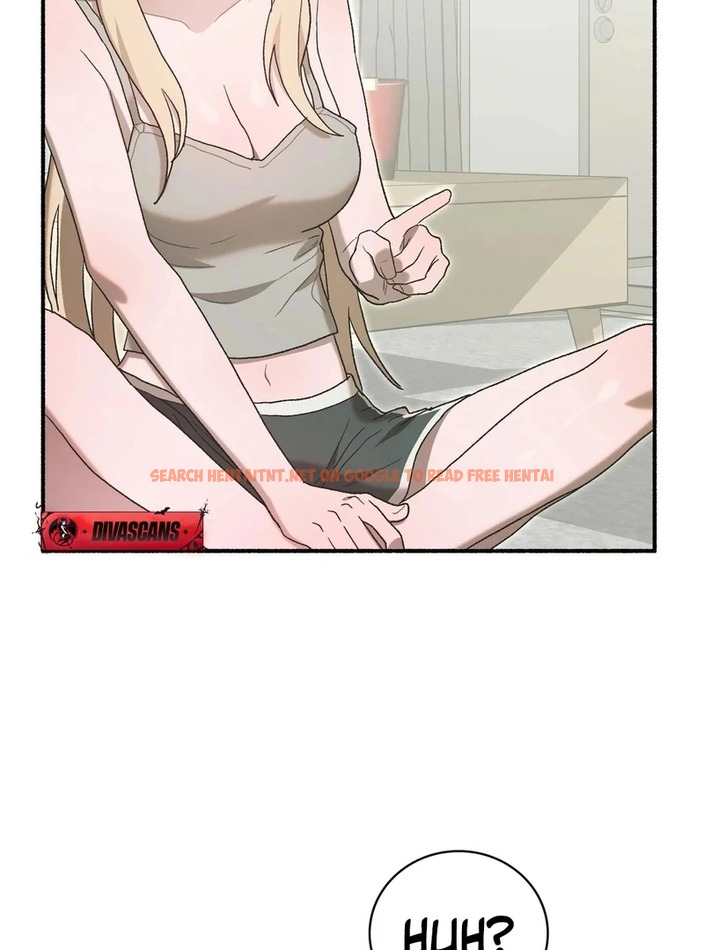 Just Hold My Hand - Chapter 4